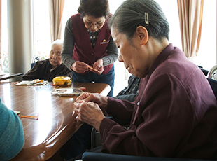 手芸｜社会福祉法人大阪平成会｜介護老人福祉施設「ふれ愛丸山荘」